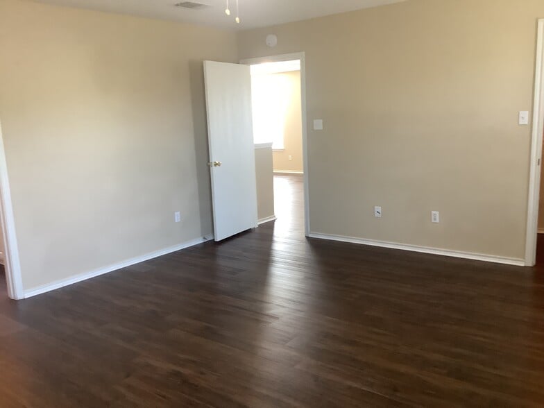 Building Photo - 206 Pheasant Trl