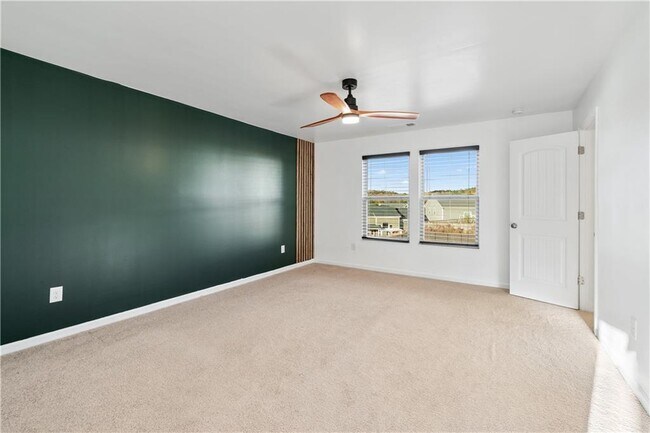 Building Photo - 1586 Garden View Dr