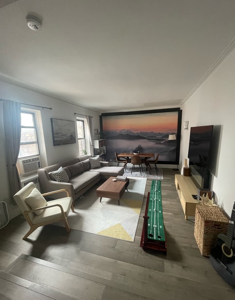 Building Photo - 3245 Perry Ave