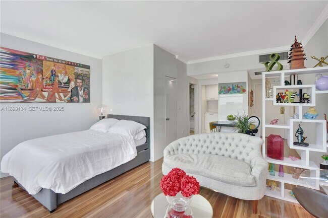 Building Photo - 700 Biltmore Way