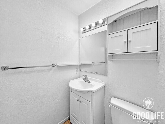 Building Photo - 4377 Wilson Ave