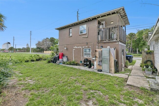 Building Photo - 320 Dummitt Ave