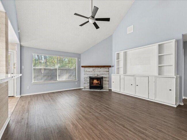 Building Photo - 6422 Senda Ct