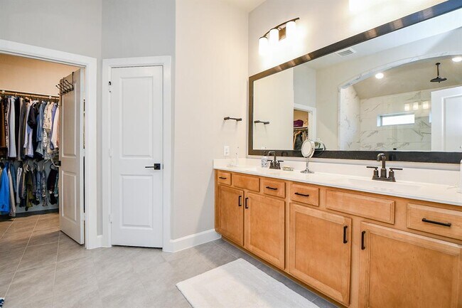 Building Photo - 18426 Bluebird Br Ln