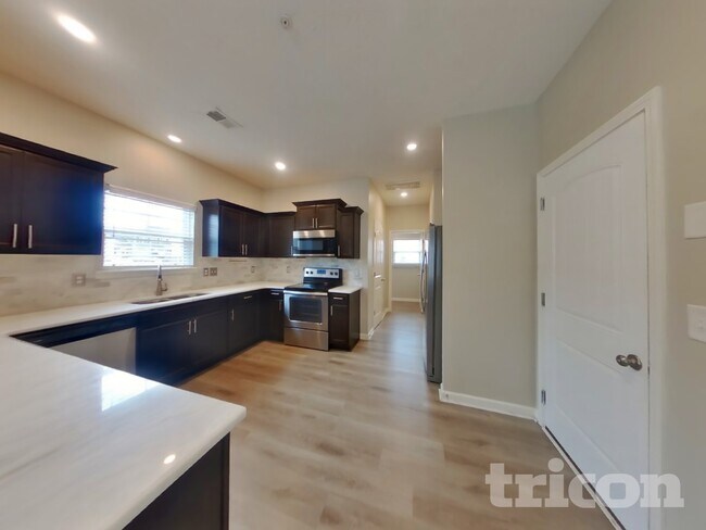 Building Photo - 415 Middleton Ln