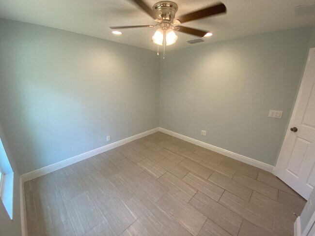 Building Photo - Beautiful, Newer Constructed, Unfurnished, Family Friendly, ANNUAL LEASE In Summerfield
