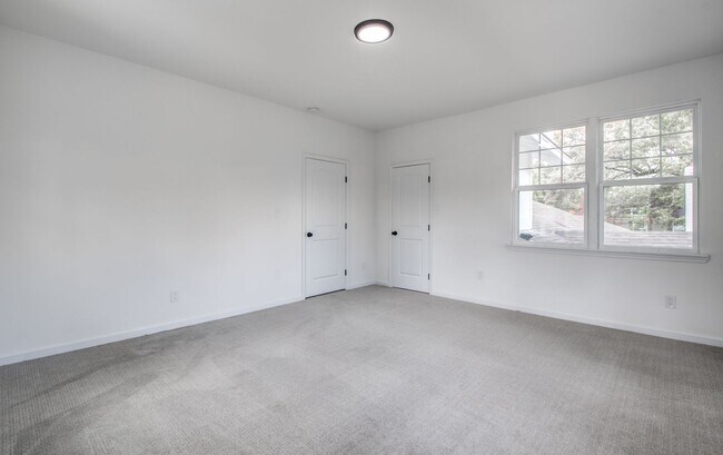 Building Photo - Elegant Midtown Memphis Single-Family Home...
