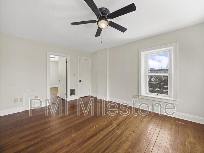 Building Photo - 1001 Pope Ave