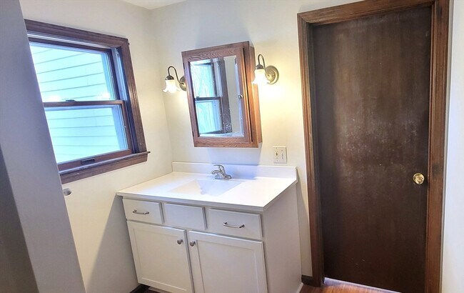 Building Photo - 101 Glen St