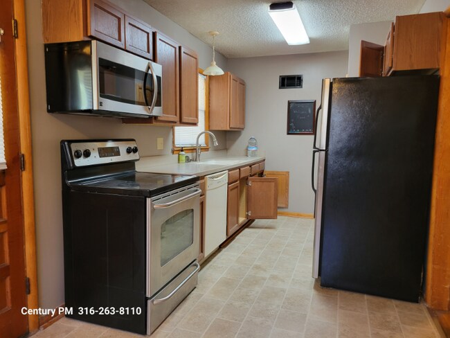 Building Photo - 3114 S Elizabeth Ave