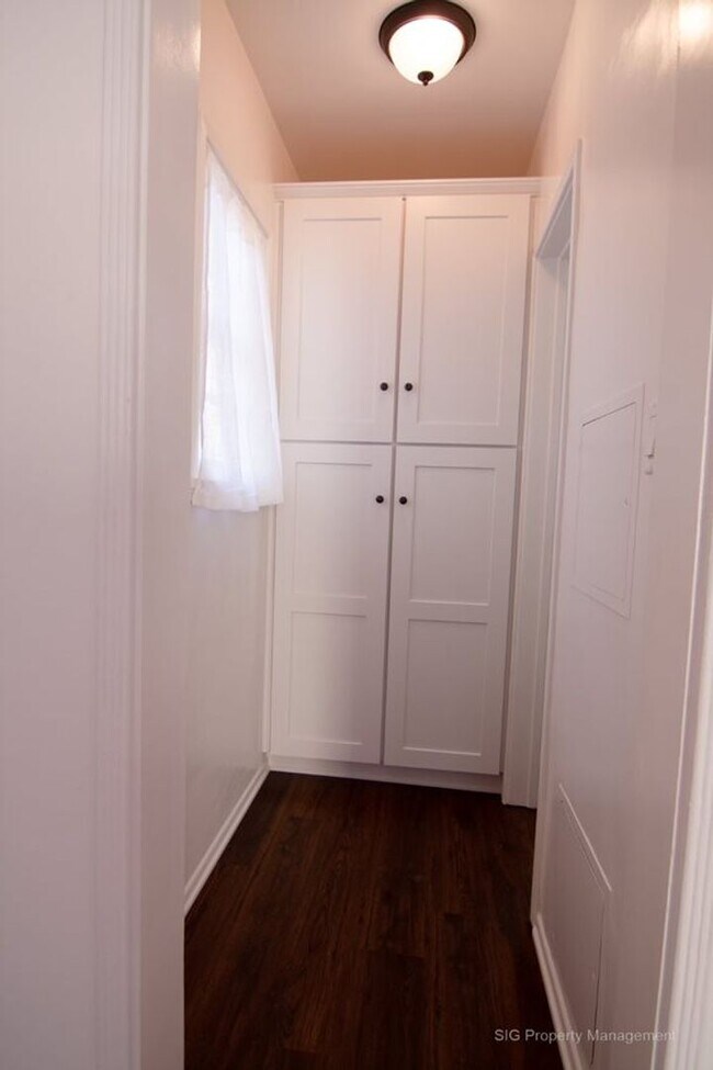 Interior Photo - Sunset Drive, 4363-4377