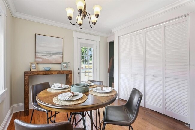 Building Photo - 712 E Caracas St