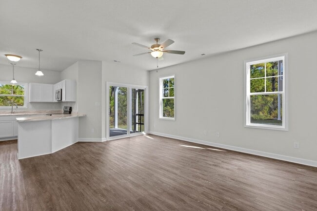 Building Photo - Townhouse For Rent in Holly Ridge