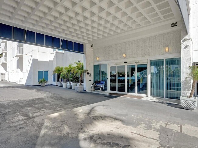 Building Photo - 1360 S Ocean Blvd