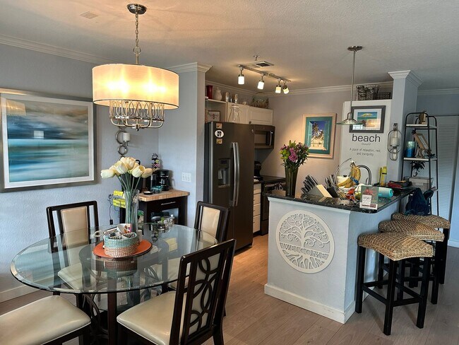 Building Photo - 2 Bedroom 2.5 Bath Condo (Central Park II Condominiums)