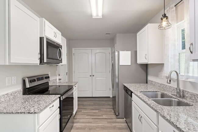 Building Photo - Charming 3-Bedroom Home in Millstone Subdi...