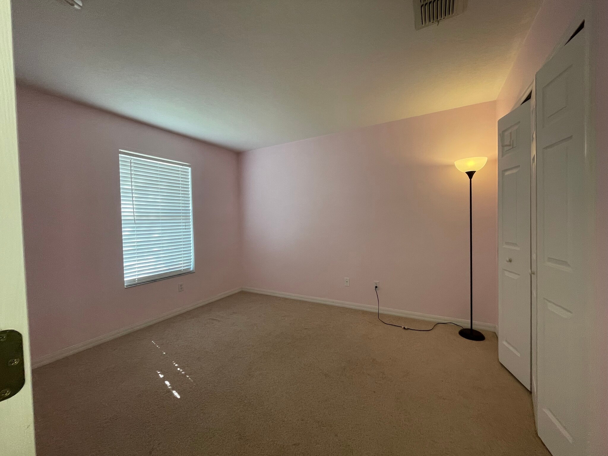 Building Photo - 9805 Portofino Dr