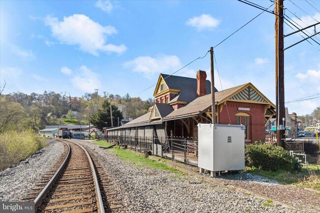 Building Photo - 7332 Springfield Ave