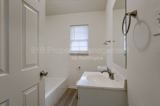 Building Photo - 6215 S Benton Ave