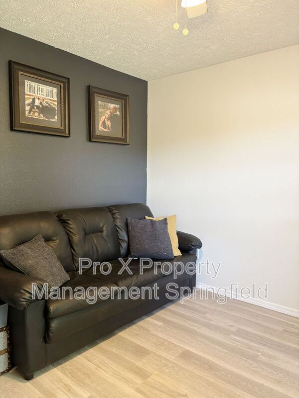 Building Photo - 4444 N Farm Rd 157