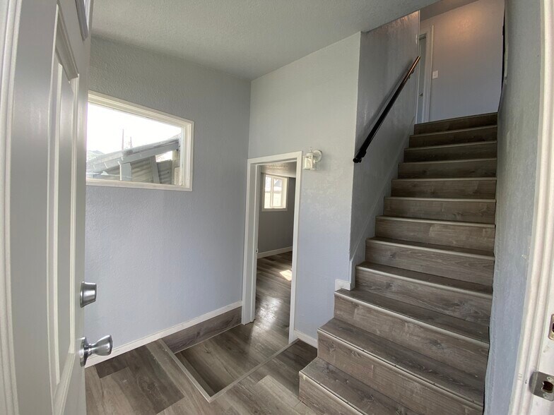 Building Photo - 612 Idaho St