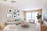 Building Photo - 1537 7th