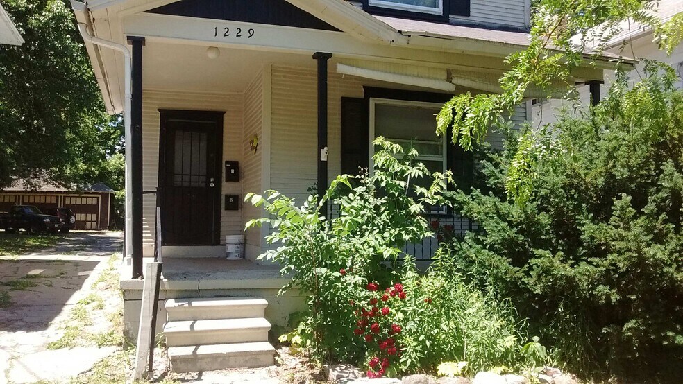 Primary Photo - 1229 N Capitol Ave