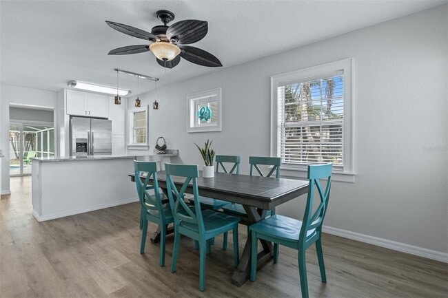Building Photo - 711 Bayshore Dr