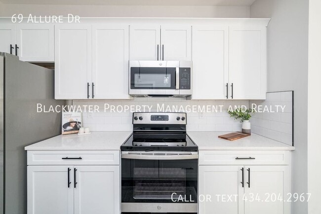 Building Photo - 69 Allure Dr