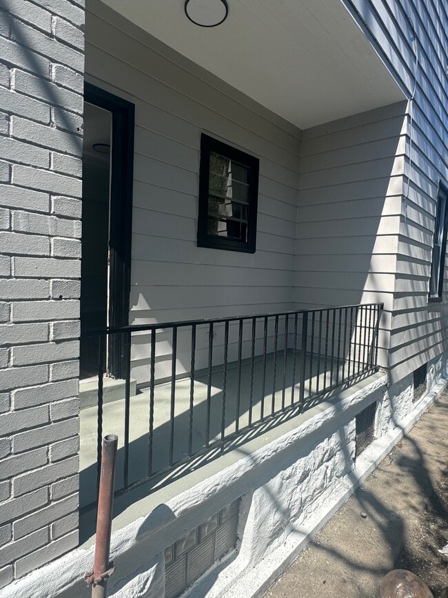 Building Photo - 6440 Dean St