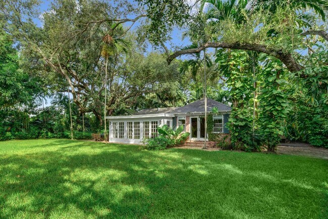 Building Photo - 530 Melaleuca Ln