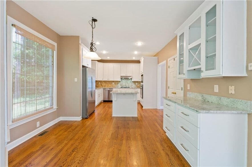 Building Photo - 7205 Fawn Lake Dr