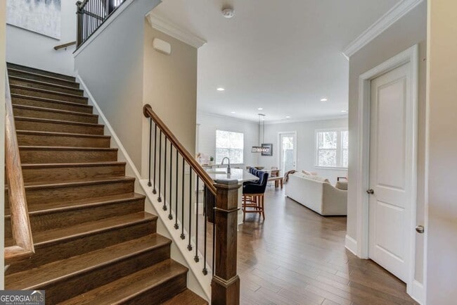 Building Photo - 1450 Edgebrook Ct NE