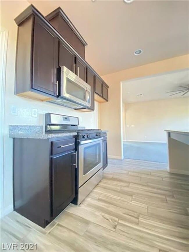 Building Photo - Modern Designed Home in a Cul-De-Sac within a Gated Southwest Community