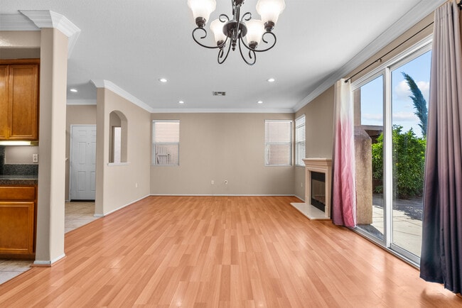 Building Photo - 9447 Hendrix Ln