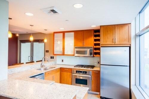 Building Photo - Cristalla - 2 bedrooms + den