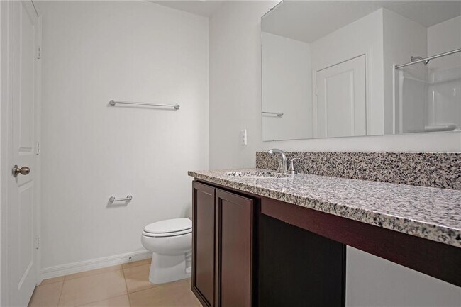 Building Photo - 608 Royal Palm Dr