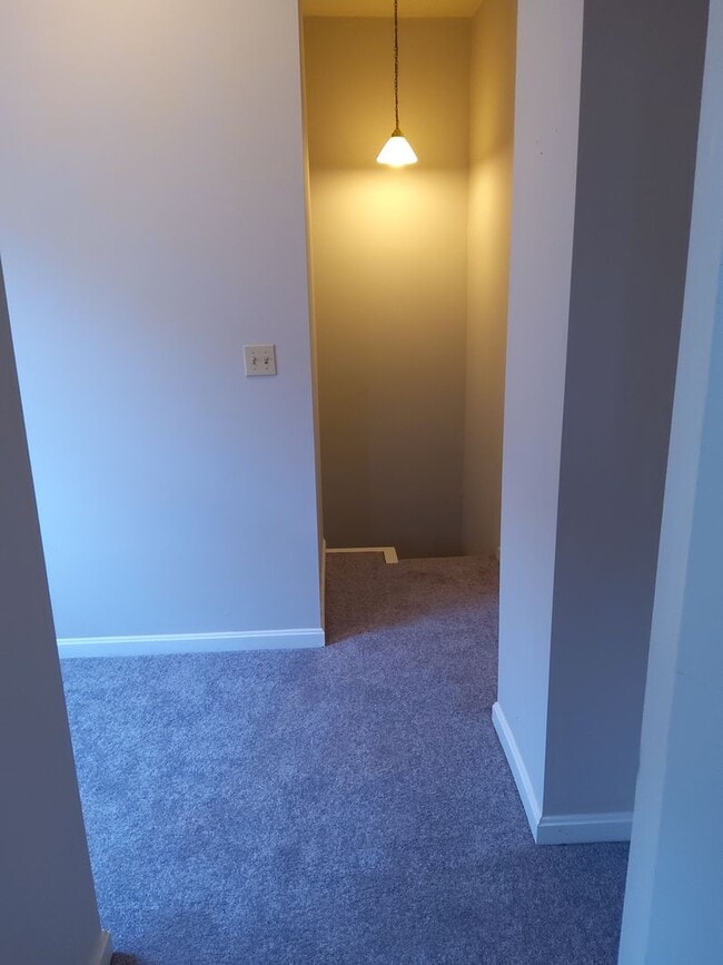 Building Photo - Little Italy Carriage House offering A/C and Laundry