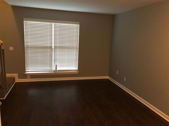 Building Photo - 2494 Etiwan Ave