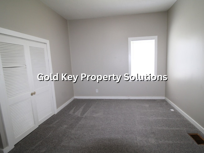 Building Photo - 3 Bed 1 Bath Home For Rent W/ Fenced Yard