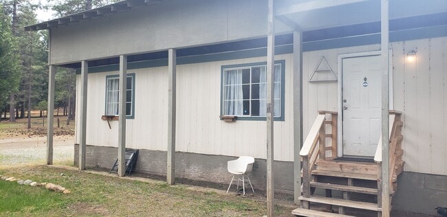 Building Photo - 260 S Derrick Flat Rd