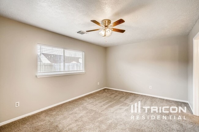 Building Photo - 10910 Linwood Ct