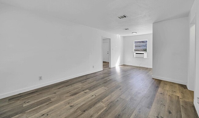 Building Photo - Cozy 2 BD 1 BA Home in Waco