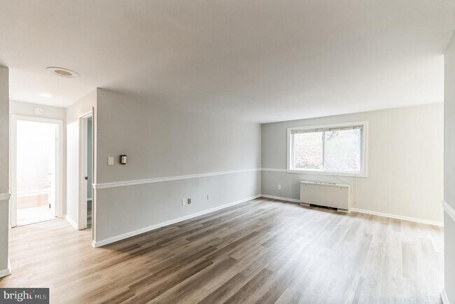 Building Photo - 750 S Dickerson St