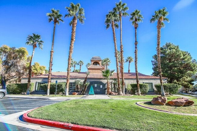 Building Photo - 211 Mission Laguna Ln