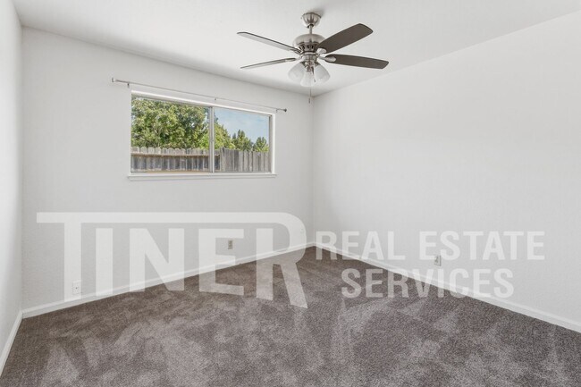 Building Photo - 4812 Robert Frost Way