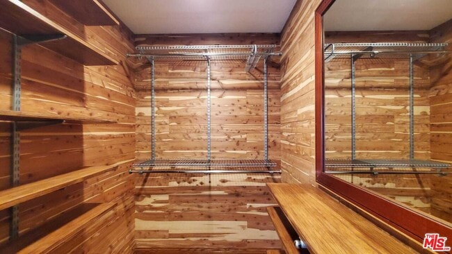 Building Photo - 7320 Balboa Blvd