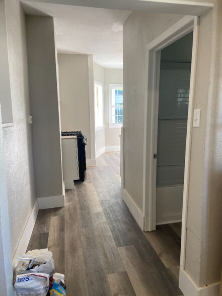 Building Photo - 531 S Meridian St