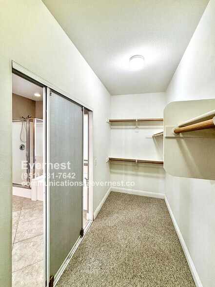 Building Photo - 25284 Silverwood Ln