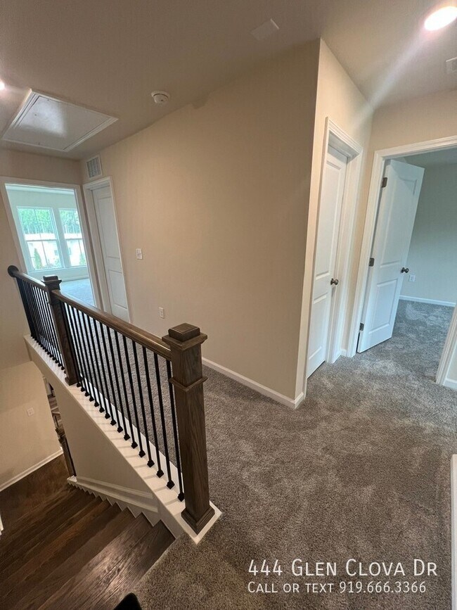Building Photo - 444 Glen Clova Dr